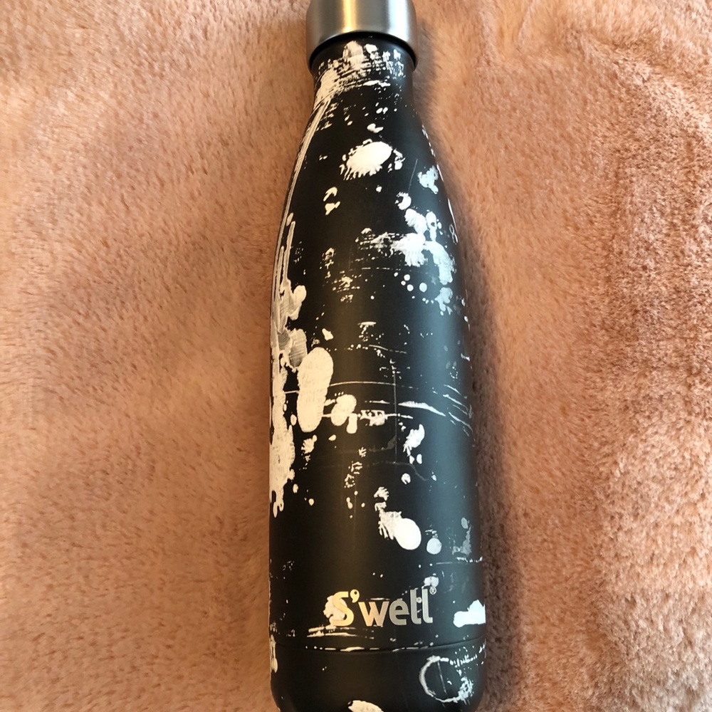 Swell water bottle